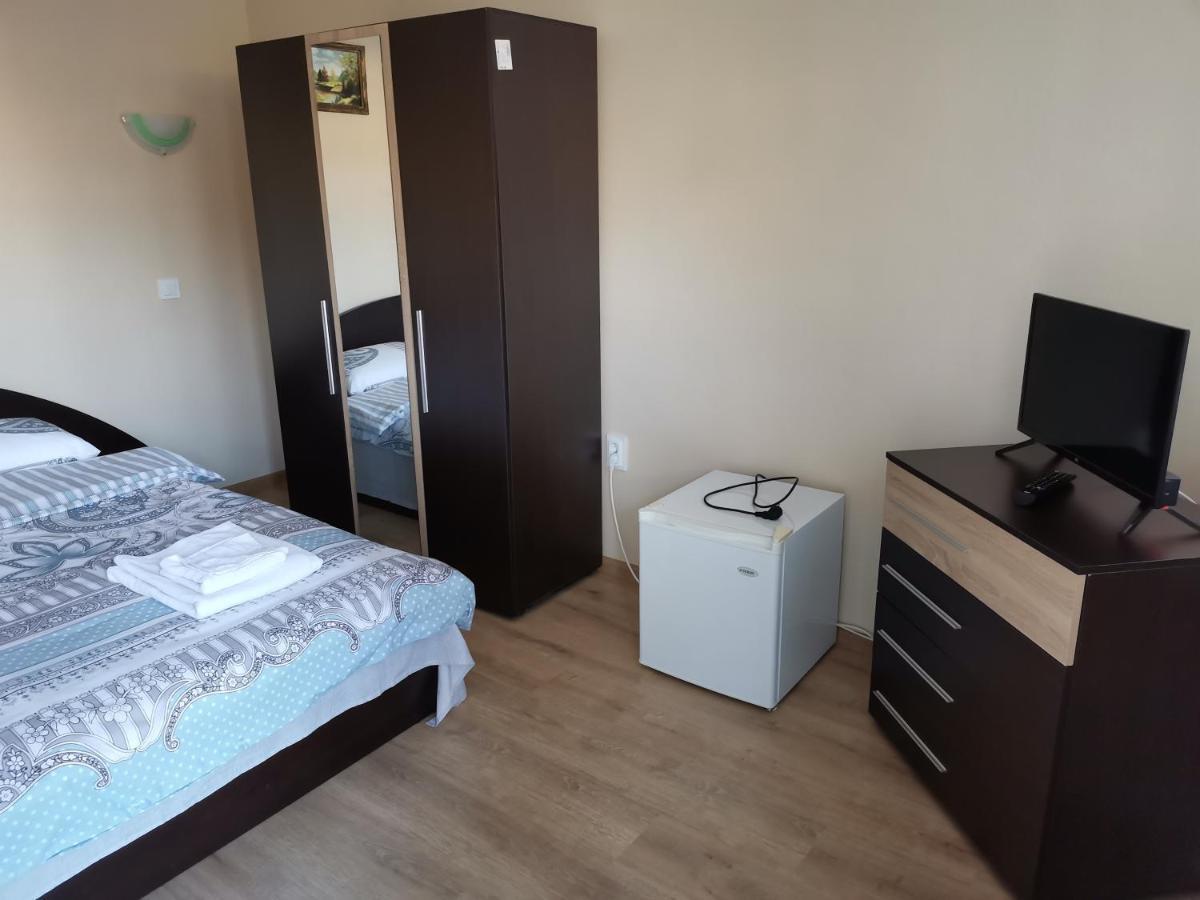 Guest Rooms Mihaylovi Paweł Banja Zewnętrze zdjęcie